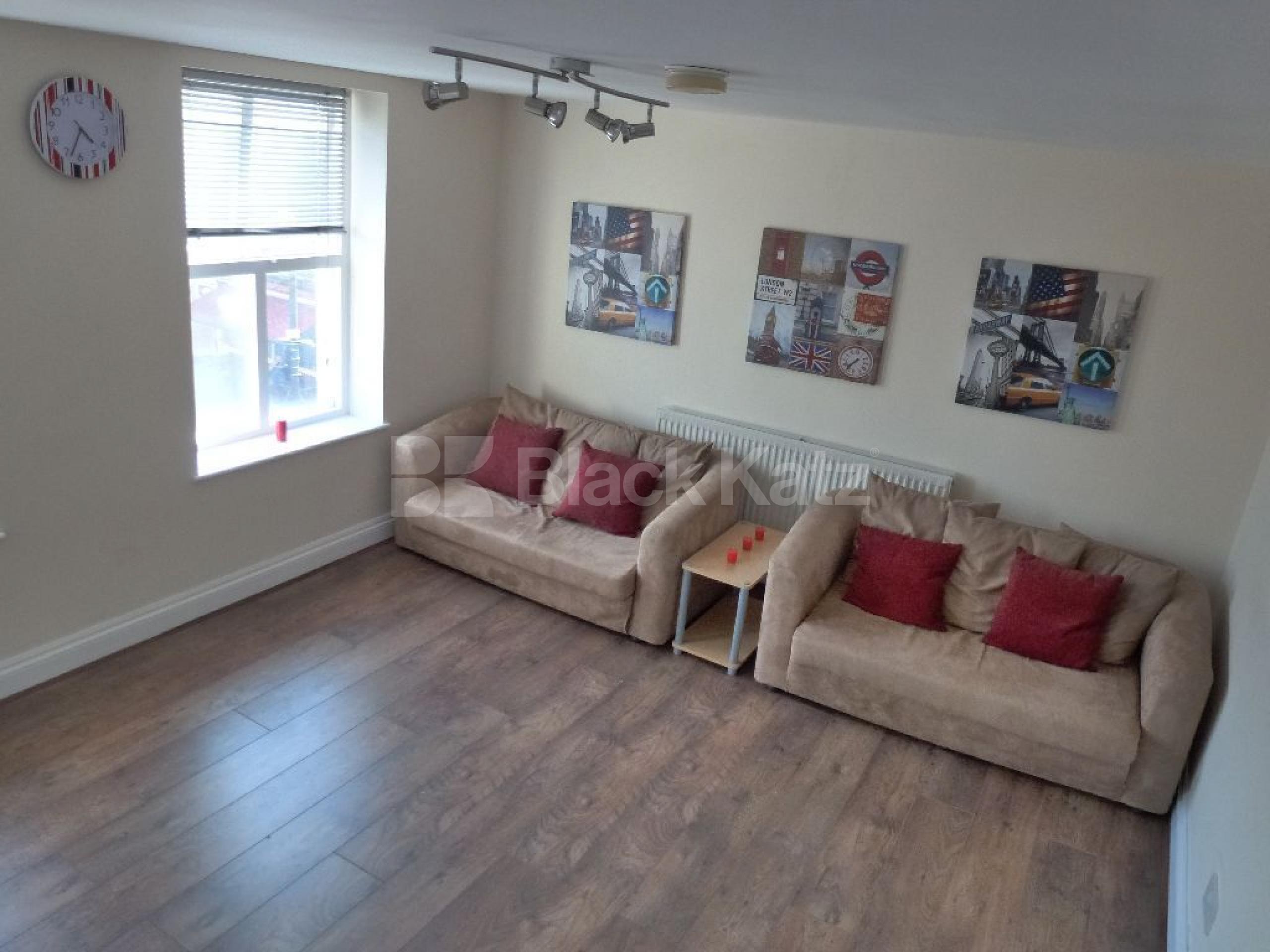 			Suitable for three shares , 2 Bedroom, 1 bath, 1 reception Flat			 Chapel Market, ANGEL N1
